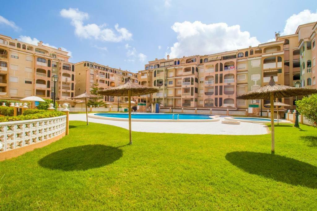Apartment To Rent In Costa Blanca Torrevieja Exterior foto